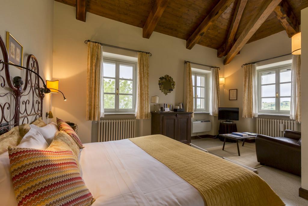 Country house Locanda Del Pilone Alba (Piedmont)